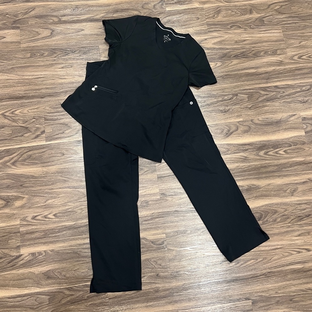 Beyond Scrubs Black Set